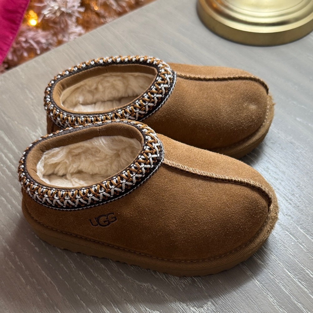 UGG Tasman II